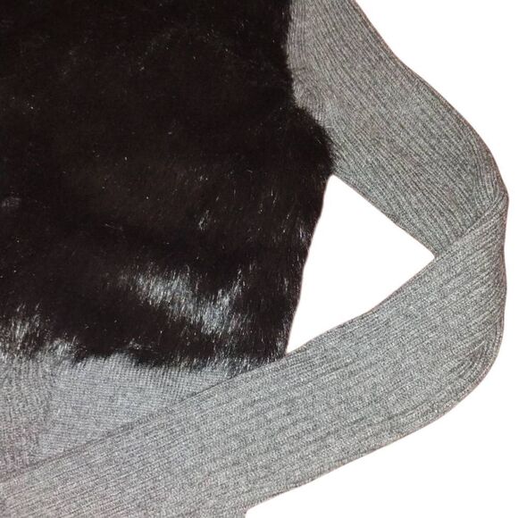 Simply Vera Vera Wang Gray Button Down Sweater With Black Faux Fur - Picture 6 of 12